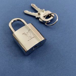 Louis Vuitton Silver Lock with 2 keys!!